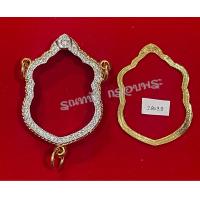 ราคา กรอบฝังเพชรแท้พับหลังเลี่ยมกันน้ำ เนื้อทองเหลืองนอกผสมเนื้อสตางค์ ชุบน้ำทองแท้18k ไม่ลอกไม่ดำ งานแกะมือทำมือทั้งใบ (16906220185)