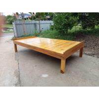 ราคา มีของแถม เตียงไม้จามจุรี แคร่ไม้ เตียงนอนเล่น แคร่นอนเล่น เตียงนั่งเล่น แคร่นั่งเล่น เตียงผู้ป่วย งานทำสีเหลือง ขนาดกว้าง90 ยาว185 สูง39ซม ผลิตจากไม้จามจุรี100 เคลือบเงา กันแมลง กันน้ำ แข็งแรงทนทานใช้