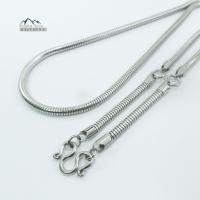 ราคา U31 ลายเกล็ดงู ขนาด 4 มม ยาว 26 นิ้ว ห้อยพระ 3 องค์ สร้อยคอสแตนเลส สร้อยพระ สร้อยคอ สร้อยสแตนเลส สร้อยคอสแตนเลสแท้ (12134618480)