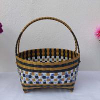 ราคา กระเช้าสานเส้นพลาสติก ตะกร้าสานเส้นพลาสติก ตระกร้าสานเส้นพลาสติก ทรงวงรี ที่จับโครงลวดขนาดใหญ่ และเล็ก (19976829383)