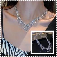 ราคา สร้อยคอเพชรระย้า ใช้กับงานเลี้ยง งานราตรี พร้อมส่งจากกรุงเทพ (20730676595)