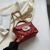 ราคา กระเป๋าทรงสี่เหลี่ยมใบเล็กทรงกล่องจัดทรงสายโซ่ลายตารางกระเป๋าสะพายไหล่สะพายข้างแบบถือคุณภาพดีแฟชั่นยอดนิยมแมทช์ลุคง่ายแบบใหม่ปี2023สำหรับผู้หญิง (19853130186)