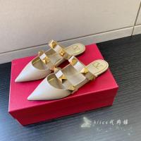 ราคา รองเท้าแตะผู้หญิง 2023 ใหม่ Valentino รองเท้าส้นแบนหัวแหลมรองเท้าแตะใส่ด้านนอกรองเท้าหนังแท้ (20557237306)