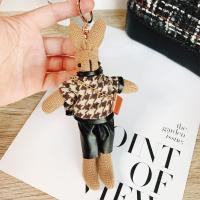 ราคา เครื่องประดับห้อยกระเป๋าสไตล์ชาแนลตุ๊กตากระต่ายแกล้งตายของแท้สำหรับผู้หญิงตุ๊กตาขนฟูตุ๊กตาพวงกุญแจรถยนต์ที่ห้อย (12461028029)