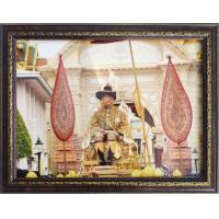 ราคา กรอบรูปกระจกมงคล ในหลวงรัชกาลที่10 ทรงประทับที่นั่งพุดตาลทอง ขนาด18 23 นิ้ว (16218031908)