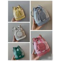 ราคา กระเป๋ามินิโค้ช ทรงขนมจีบ น่ารักมาก มีสายสั้นและสายยาวให้ค่ะ ป้ายหนัง อย่างดี (21324367226)