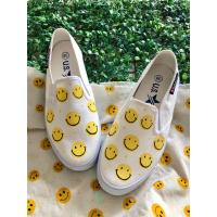 ราคา รองเท้าเพ้นท์ลายยิ้ม (20539749524)