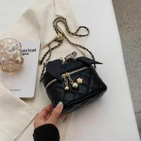 ราคา กระเป๋าผู้หญิงใบเล็กมินิสไตล์ชาแนลกระเป๋าสะพายข้างสายโซ่ลายข้าวหลามตัดแบบใหม่ปี2024กระเป๋าทรงจีบดูแพงยอดนิยมแบบยอดนิยม (18350111104)