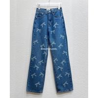 ราคา กางเกงยีนส์ขากระบอกใหญ่Ribbon Mom Jeans พิมพ์ลายโบว์ด้านหน้า (21527944119)