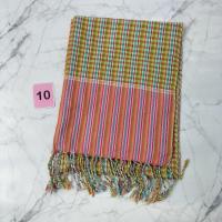 ราคา ผ้าพันคอทอมือ ผ้าพันคอผู้ชาย ผ้าพันคอฝ้ายทอมือ ผ้าพันคอลายสก๊อต งานครูสลาหน้าแคบ ขนาดผ้ากว้าง 20 ซม ยาว 200 ซม (17409532042)