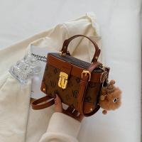 ราคา กระเป๋าใบเล็กดูแพงแนววินเทจสำหรับผู้หญิงกระเป๋าสะพายข้างแฟชั่นยอดนิยมแบบใหม่ปี2023กระเป๋าทรงเหลี่ยมใบเล็กทรงกล่องแบบถือคุณภาพดีสำหรับฤดูใบไม้ผลิและฤดูร้อน (21008405538)