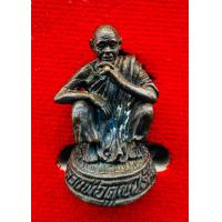 ราคา หลวงพ่อคูณ รูปเหมือนนั่งเอกลักษณ์ รุ่นเงินคูณเงิน ปี37 เนื้อทองเหลืองรมดำ (21270023619)