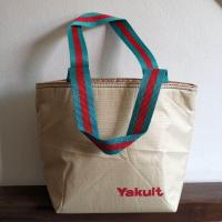 ราคา กระเป๋าเก็บความเย็น ยาคูลท์ สีครีม บุฟอยล์ Yakult แบรนด์ แท้ (21652332054)