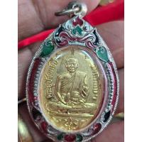 ราคา เหรียญหลวงพ่ออี๋วัดสัตห บจังหวัดชลบุรี เนื้อกะไหล่ทองปี 2473 พร้อมกรอบเงิน (21668658868)