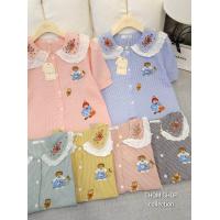 ราคา พร้อมส่ง เสื้อเชิ้ต เสื้อแฟชั่น ป้ายChom อก42 ยาว24 ผ้าไม่ยืด ผ้าอัลลายสก๊อต คอบัว ปักฉลุ แขนสั้น กระดุมหน้า งานปักสวยๆ ดีเทลสวย ดูดี เนื้อผ้าดี ผ้าใส่สบาย ไม่ร้อน ไม่ต้องรีด ใส่ได้หลายโอกาส สีตามรูป 