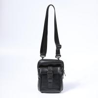 ราคา John Henry กระเป๋าคาดอก รุ่น JH F523MSBAC02 สีดำ (21636474569)