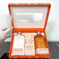 ราคา LOccitane Cherry Blossom Body Care Set 3pc Hand Cream Lotion Shower Gel (21543433650)