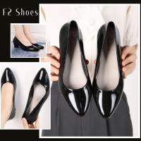 ราคา F2 พร้อมส่ง รองเท้าคัชชูส้นเตี้ย สีดำเงา ทรงหัวแหลม (20475204735)
