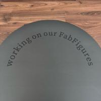 ราคา Minimal Yoga Mat by FabFigures พร้อมส่ง laser ชื่อ quotes เพิ่มได้ เสื่อออกกำลังกาย top PU หนึบ ไม่ลื่น 5 mm 181cm เสื่อโยคะทรงโค้ง (21522600621)