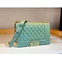 ราคา กระเป๋าแฟชั่นทรงบอย ขายดีที่สุด ขนาด 8 นิ้ว หนังคาเวียร์PUพรีเมียม อะไหล่หนาทุกจุด สายปรับระดับได้ ซับในแดงสวย มีช่องซิ้ปเล็ก (21023450154)