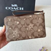 ราคา coach คล้องมือ 1 S ใส่โทรศัพท์ได้ (21380400229)