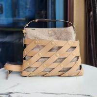 ราคา BaoBao IsseyMiyake 2023ใหม่กระเป๋าทรงเกลียวกริดกระเป๋าสะพายข้าง กระเป๋าถือของแท้100 (20893909942)