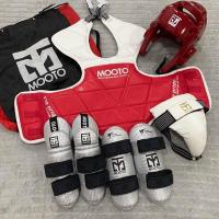 ราคา ชุดเกราะ MOOTO ทั้งชุด PROTECTOR SETS TAEKWONDO ทั้งกระเป๋า เกราะ สนับแขนขา หมวก กระจับ ชุดเกราะเทควันโด ชุดป้องกัน เกราะ เทควันโด (21563482622)