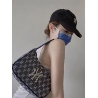 ราคา MLB กระเป๋า พร้อมส่ง ของแท้100 MONOGRAM EMBOSSED HOBO BAG กระเป๋ารักแร้มือNY (21454145376)