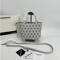 ราคา BAOBAO กระเป๋าสะพายไหล่ ทรงบักเก็ต ประดับเพชรคริสตัล ทรงเรขาคณิต แบบพกพา สไตล์ใหม่ 2022 (17193366499)