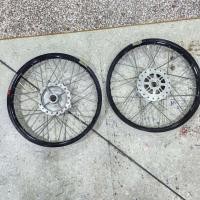 ราคา ชุดล้อ ล้อโล หน้าดั้มหลังดั้ม ดุมเจาะฟันเฟือง สีบรอนซ์ 1 40 1 40x17 ซุปเปอร์คัพ เวฟ110i เวฟ125 เวฟ100 รุ่นดั้ม โลดำ (21689521999)