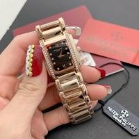 ราคา นาฬิกาข้อมือแฟชั่นดัง นาฬิกาสายเลส ขนาดหน้าปัด 28 mm สินค้ามีถ่าน ผ้าเช็ค ถุงผ้าแถมให้นะคะ (1420350570)