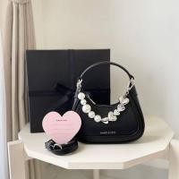 ราคา กระเป๋าสะพายข้าง CHARLES and KEITH 8 นิ้ว (19245635359)