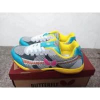 ราคา รองเท้าลายกีฬาปิงปองฤดูใบไม้ร่วงและฤดูหนาวบัตเตอร์ฟลายแบรนด์รองเท้าสำหรับทั้งหญิงและชายรองเท้ากีฬาแข่งขันกันลื่นทนทานต่อการฉีกขาดในร่มและกลางแจ้งระดับมืออาชีพ (17324672996)