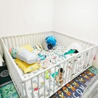 ราคา ส่งฟรี คอกกั้นเด็ก ขนาดครอบที่นอน 6ฟุต 5ฟุต 3 5 ฟุต แถมฟรีจุ๊บยาง น๊อตยึดแผง Buddykidshop (21590415324)