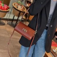ราคา Molisa DUFFLE BAG กระเป๋าถือ สะพายทรงหมอน 3318 (21303826995)
