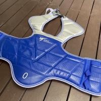 ราคา เกราะ เทควันโด้ คนเตะ WORLD TAEKWONDO ชุดป้องกัน เทควันโด ชุดเกราะ ชุดเกราะเทควันโด Taekwondo body protector (14112670617)