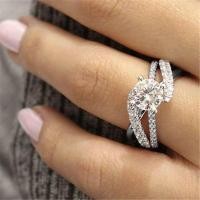 ราคา แหวนเพชร Moissanite โมอีส 2 กะรัต เงินแท้ ชุบทองคำขาว (20481502173)