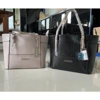 ราคา กระเป๋าGuess ทรงโท้ทใหญ่ Tote bag (9848227840)