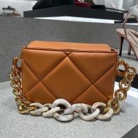 ราคา ร้อน ร้อน กระเป๋า CHARLES KEITH DANIKA CHUNKY CHAIN HANDIE BAG งาน Outlet แท้ (20140540571)