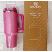 ราคา Starbucks Stanley² แก้วน้ำถ้วยน้ำร้อนแก้วแบบมีหลอดไวน์แดงสีชมพูความจุขนาดใหญ่304สแตนเลสสตีลสำหรับกลางแจ้งรถสปอร์ตพกพาได้40ออนซ์ (21654467929)
