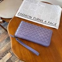 ราคา กระเป๋าสตางค์หนังแกะแท้ 100 ลายสาน ใส่โทรศัพท์ได้ทุกรุ่น ใส่การ์ดได้ 12 ใบ มีสายคล้องมือ หนังนุ่มมาก น่าใช้สุดๆ (21398944134)