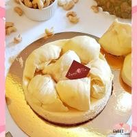 ราคา DURIAN BOMB CHEESECAKEชีสเค้ก เนื้อทุเรียนกลมกล่อม ฐานทำจากเม็ดมะม่วงหิมพานต์ ส่งด่วนในวันด้วยLalamove เค้กวันเกิด (19501550152)