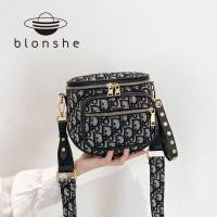 ราคา กระเป๋าสลิงผมบลอนด์สำหรับผู้หญิงกระเป๋าถือ2024ดีไซน์ใหม่สำหรับผู้หญิงกระเป๋าขายกระเป๋านักเรียนสำหรับผู้หญิง2024กระเป๋าทรงสี่เหลี่ยมมีหูหิ้วสะพายไหล่กระเป๋าสะพายไหล่ผู้หญิง022801 (21449404915)