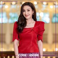 ราคา เสื้อผ้าไหม คอเหลี่ยม ช่วงอกระบาย ยกช่อสุดหรูหรา แต่งปลายแขนเว้า เอวปล่อย เสื้อผ้าไหมผู้หญิง สวย เรียบหรู สินค้าคุณภาพ by sunsmile (21060519680)