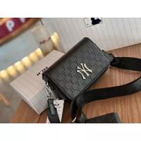 ราคา ประเทศเกาหลีใต้ mlb ลายนูน PU กระเป๋ากล้องสายตายด้าน CNK กระเป๋าสะพายหนังผู้ชายและผู้หญิงกระเป๋าสี่เหลี่ยมขนาดเล็กกระเป๋าสะพายข้างมินิลำลอง 1210 (21085997568)
