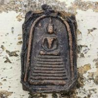 ราคา พระสมเด็จ วัดระฆัง ทรงสมเด็จเกศไชโย7 ชั้นหลังก้างปลา สร้างจากเปลือกหอยจากเบี้ยที่ใช้แทนอัฐ 8 ชนิด และดินศักดิ์สิทธิ์ 7 ชน (20841594516)