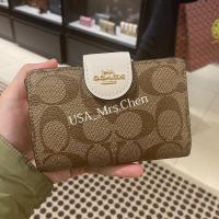 ราคา พิเศษในเวลาจำกัด แท้ COACH C0082 C6390 กระเป๋าสตางค์สุภาพสตรี กระเป๋าสตางค์ขนาดกลาง กระเป๋าสตางค์ใบสั้น กระเป๋าสตางค์หนังใส่บัตรใส่เห (19057055386)