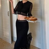 ราคา Vynn Tillie Lace Bell Sleeve Top เสื้อครอปลูกไม้แขนยาว (21623983180)