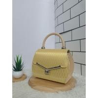ราคา กระเป๋าผ้าไทยทรงกล่องใบเล็ก คละสี คละลาย กระเป๋าถือผ้าไทย ผ้าไทย กระเป๋าสวย เรียบหรู (21546377379)