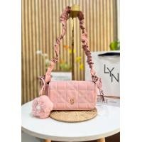 ราคา พร้อมส่งกระเป๋าสะพายข้าง lyn nadena พร้อมพวงกุญแจ ใบเล็กน่ารักๆมาก (21014517589)